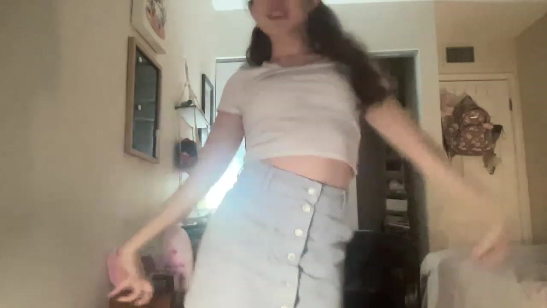 Gallery image thumbnail from Bubbleyum1's myfreecams stream on, 01/10/2023, 24:03 image 5 of 20