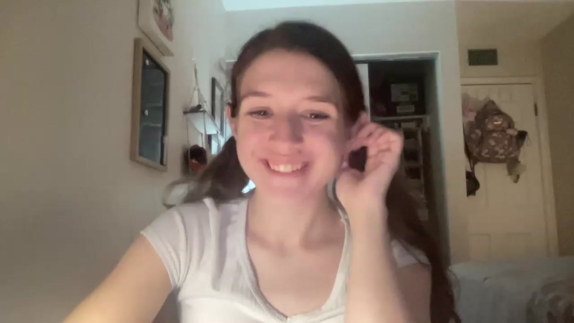 Gallery image thumbnail from Bubbleyum1's myfreecams stream on, 01/10/2023, 24:03 image 1 of 20