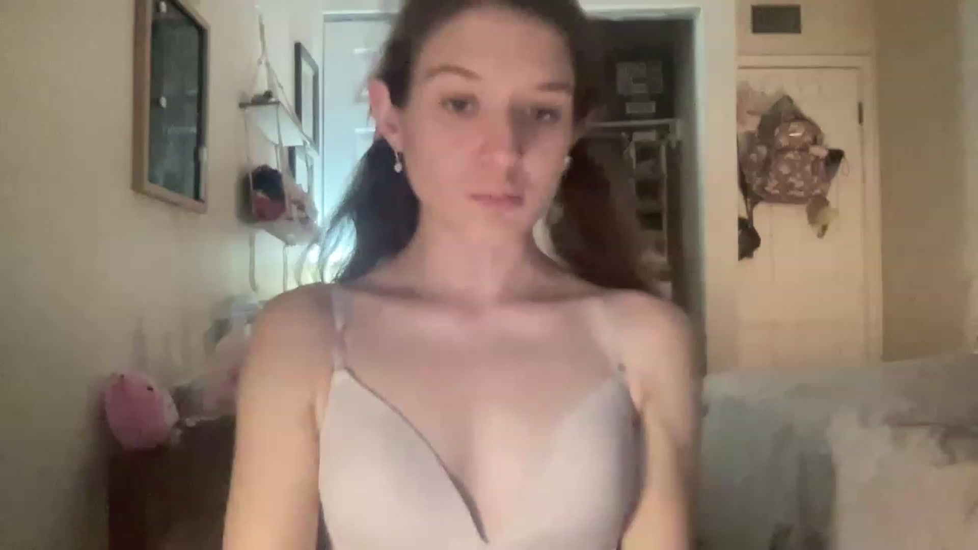 Gallery image thumbnail from Bubbleyum1's myfreecams stream on, 01/10/2023, 01:20 image 8 of 20