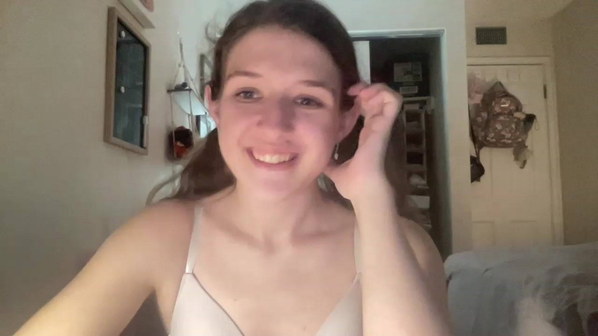 Gallery image thumbnail from Bubbleyum1's myfreecams stream on, 01/10/2023, 01:20 image 1 of 20