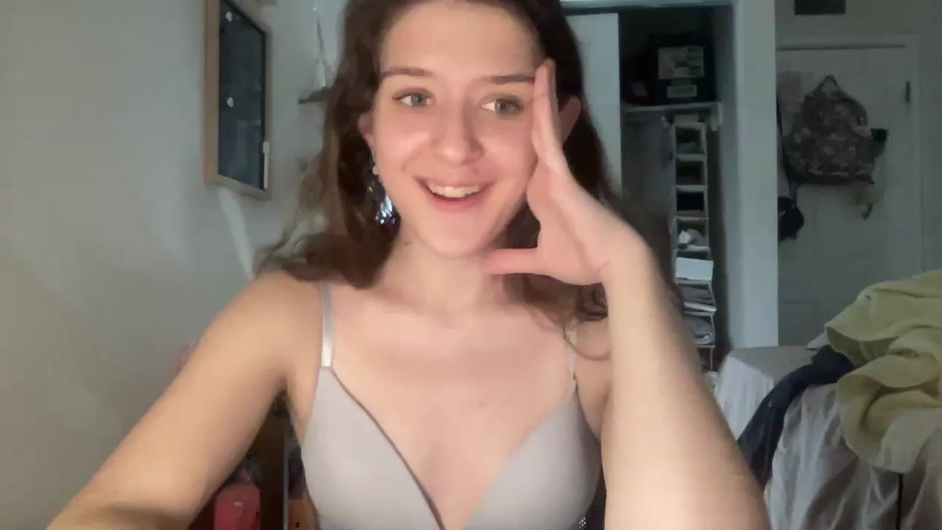 Gallery image thumbnail from Bubbleyum1's myfreecams stream on, 01/13/2023, 24:26 image 18 of 20