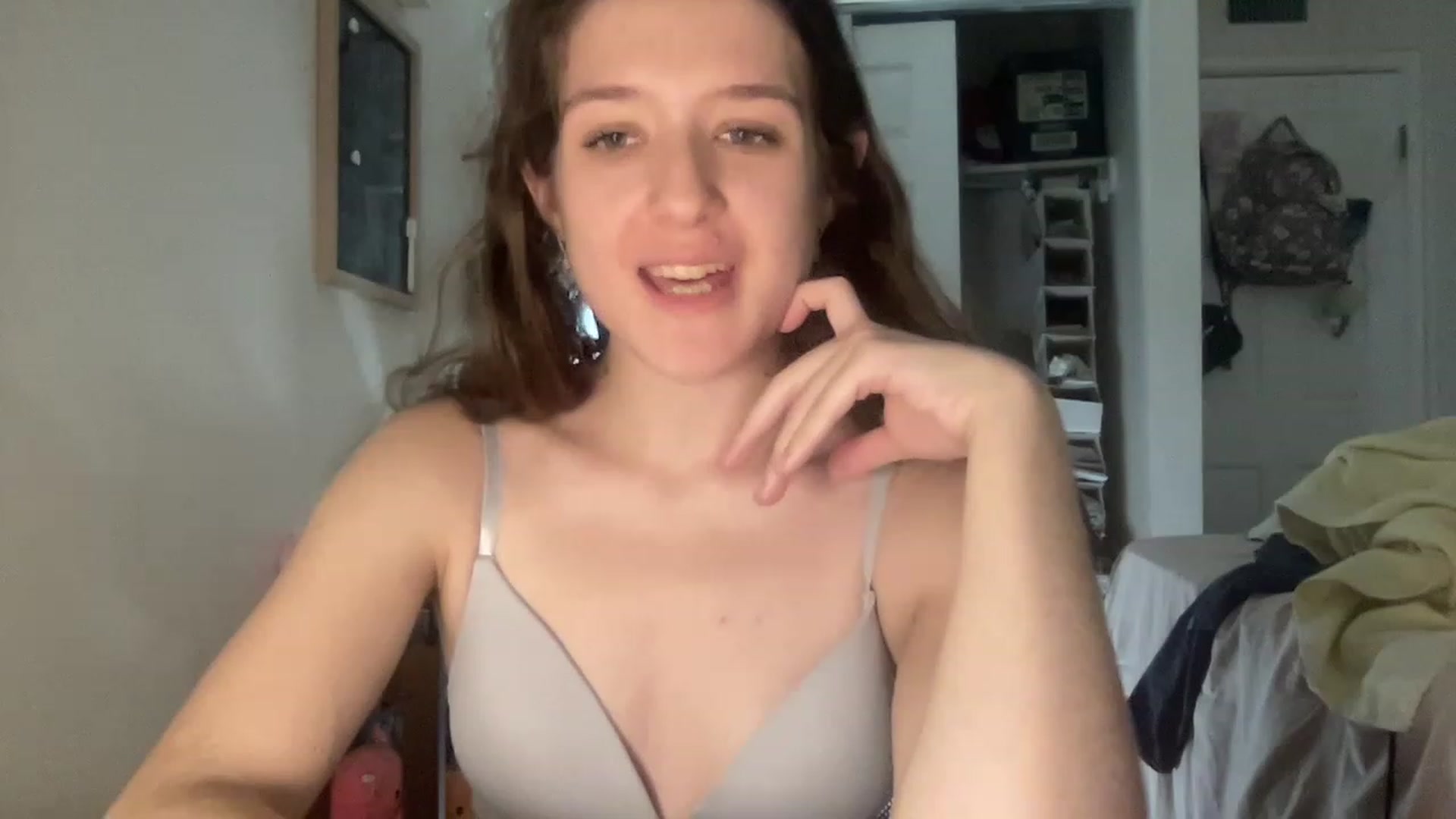 Gallery image thumbnail from Bubbleyum1's myfreecams stream on, 01/13/2023, 24:26 image 16 of 20