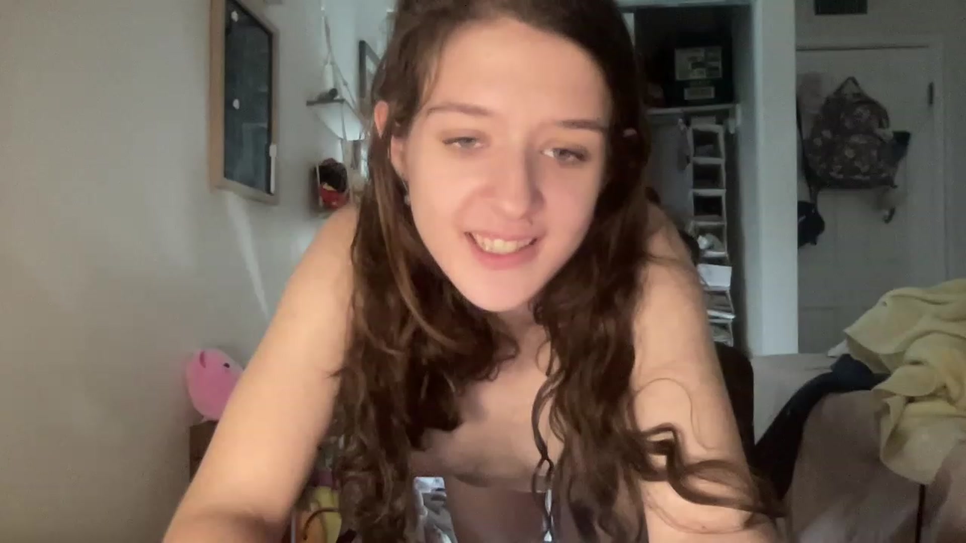 Gallery image thumbnail from Bubbleyum1's myfreecams stream on, 01/13/2023, 24:26 image 5 of 20