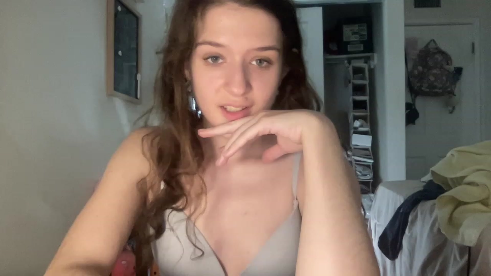 Gallery image thumbnail from Bubbleyum1's myfreecams stream on, 01/13/2023, 24:26 image 15 of 20