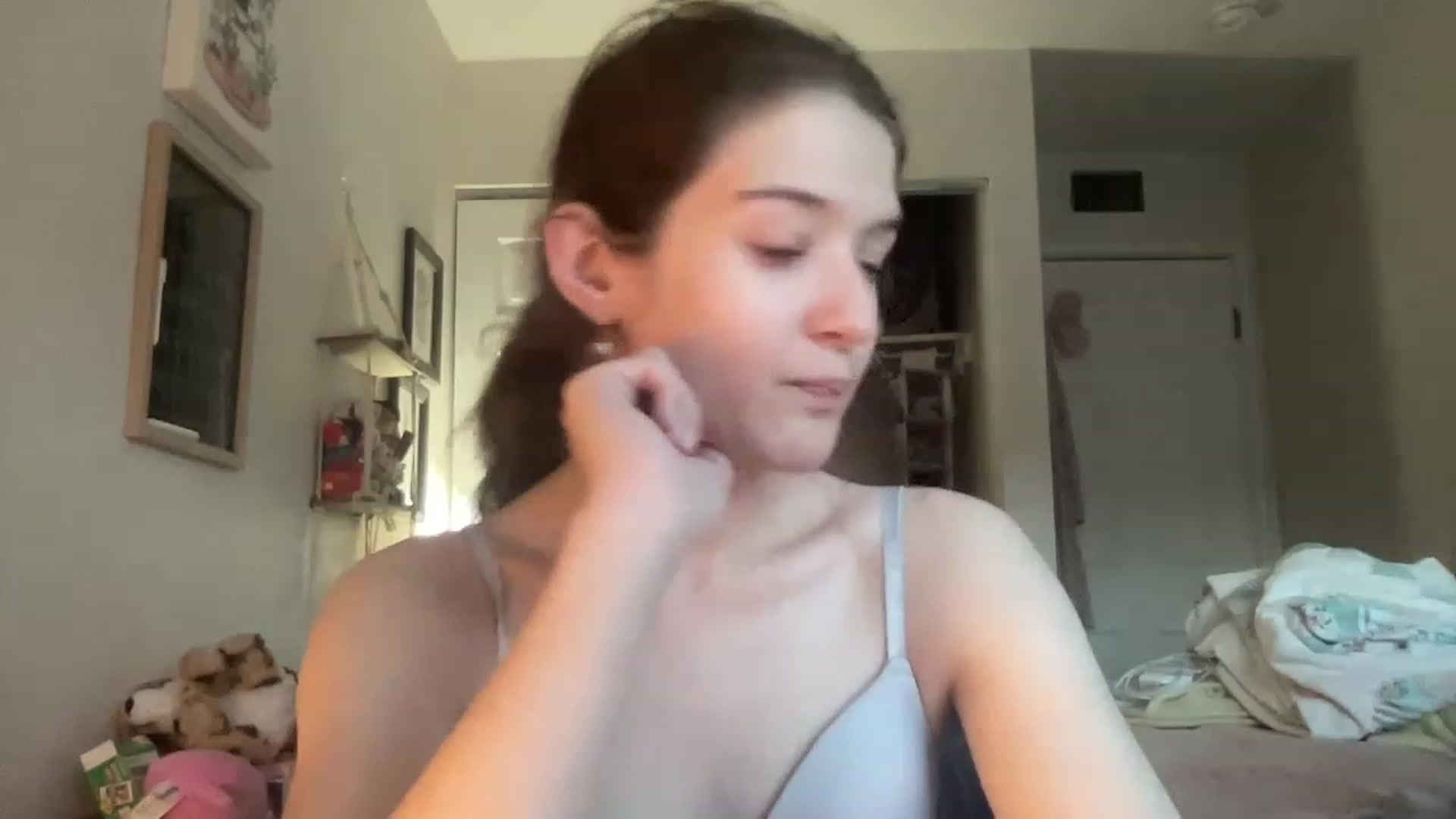Gallery image thumbnail from Bubbleyum1's myfreecams stream on, 03/30/2023, 23:46 image 1 of 20