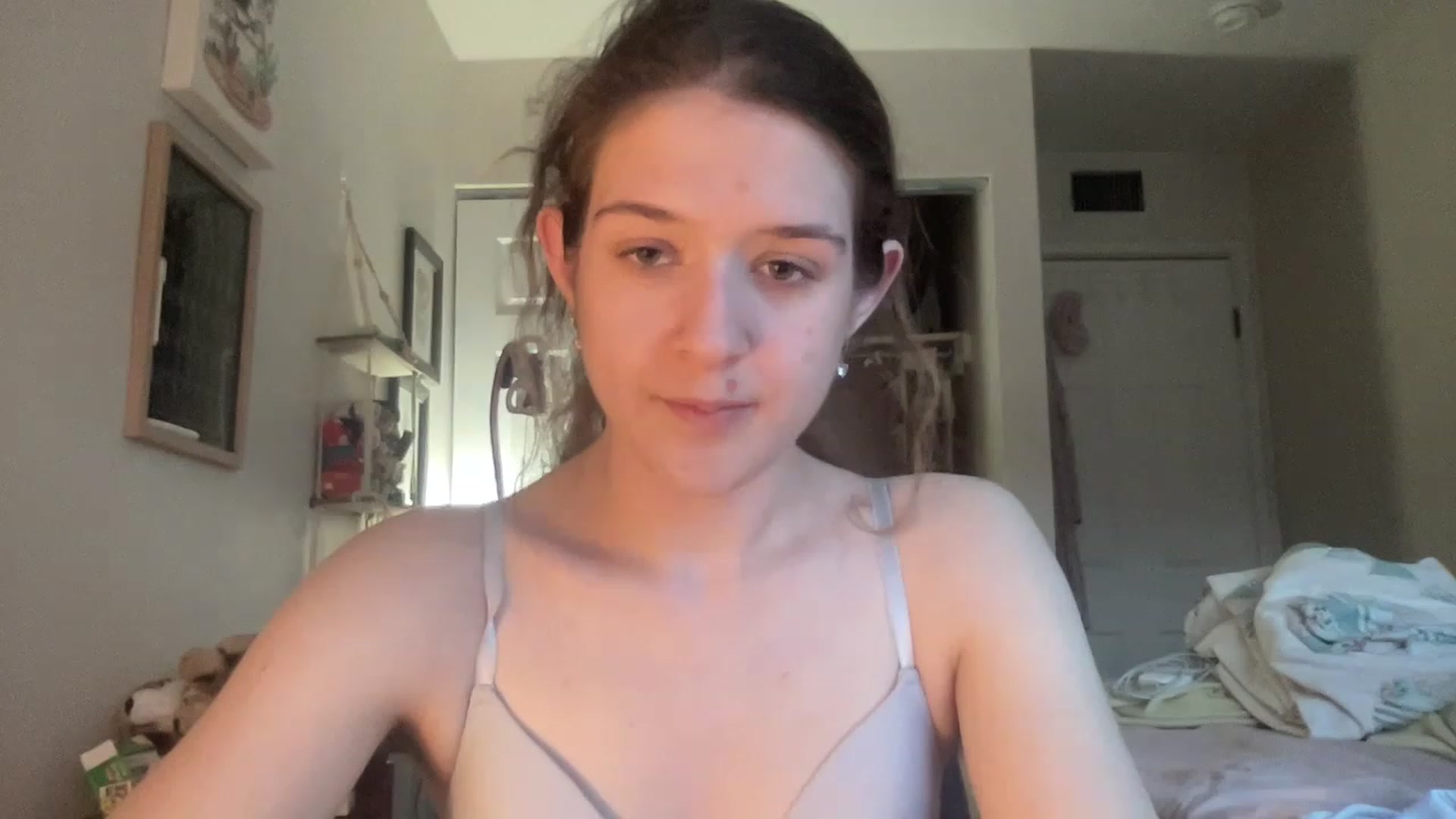 Gallery image thumbnail from Bubbleyum1's myfreecams stream on, 03/30/2023, 23:46 image 12 of 20