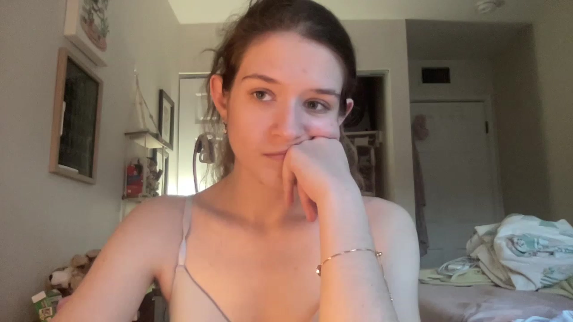 Gallery image thumbnail from Bubbleyum1's myfreecams stream on, 03/30/2023, 23:46 image 9 of 20