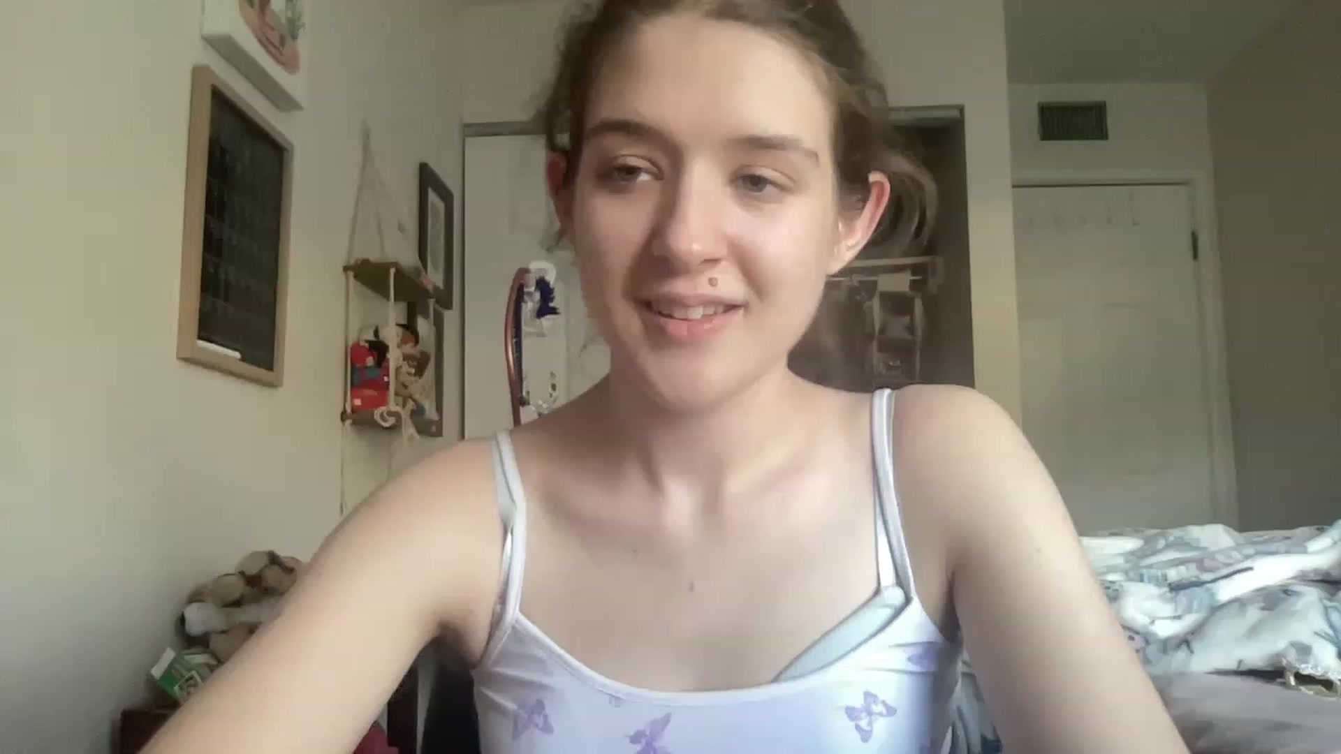 Gallery image thumbnail from Bubbleyum1's myfreecams stream on, 04/11/2023, 22:30 image 5 of 20