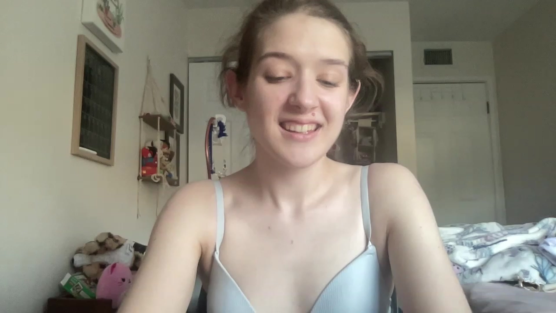 Gallery image thumbnail from Bubbleyum1's myfreecams stream on, 04/11/2023, 22:30 image 16 of 20