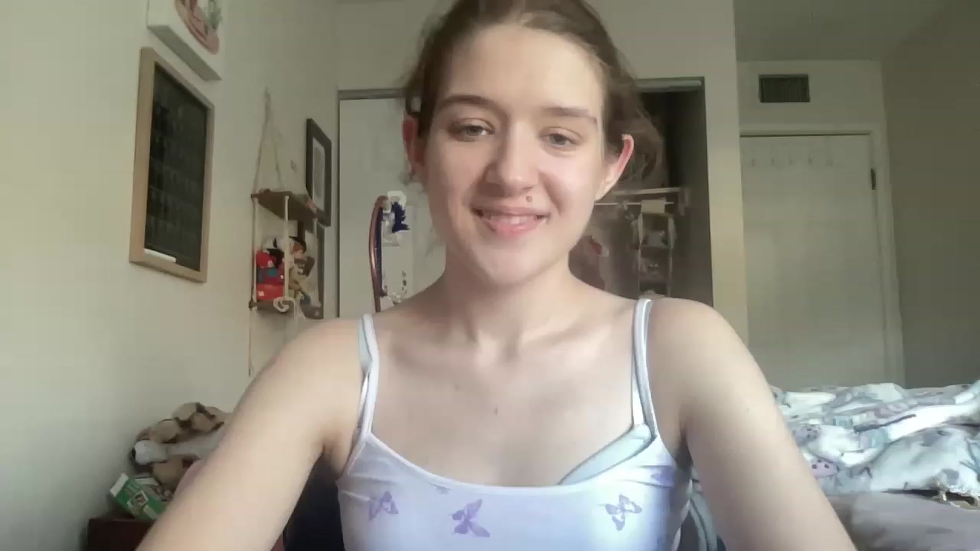 Gallery image thumbnail from Bubbleyum1's myfreecams stream on, 04/11/2023, 22:30 image 2 of 20