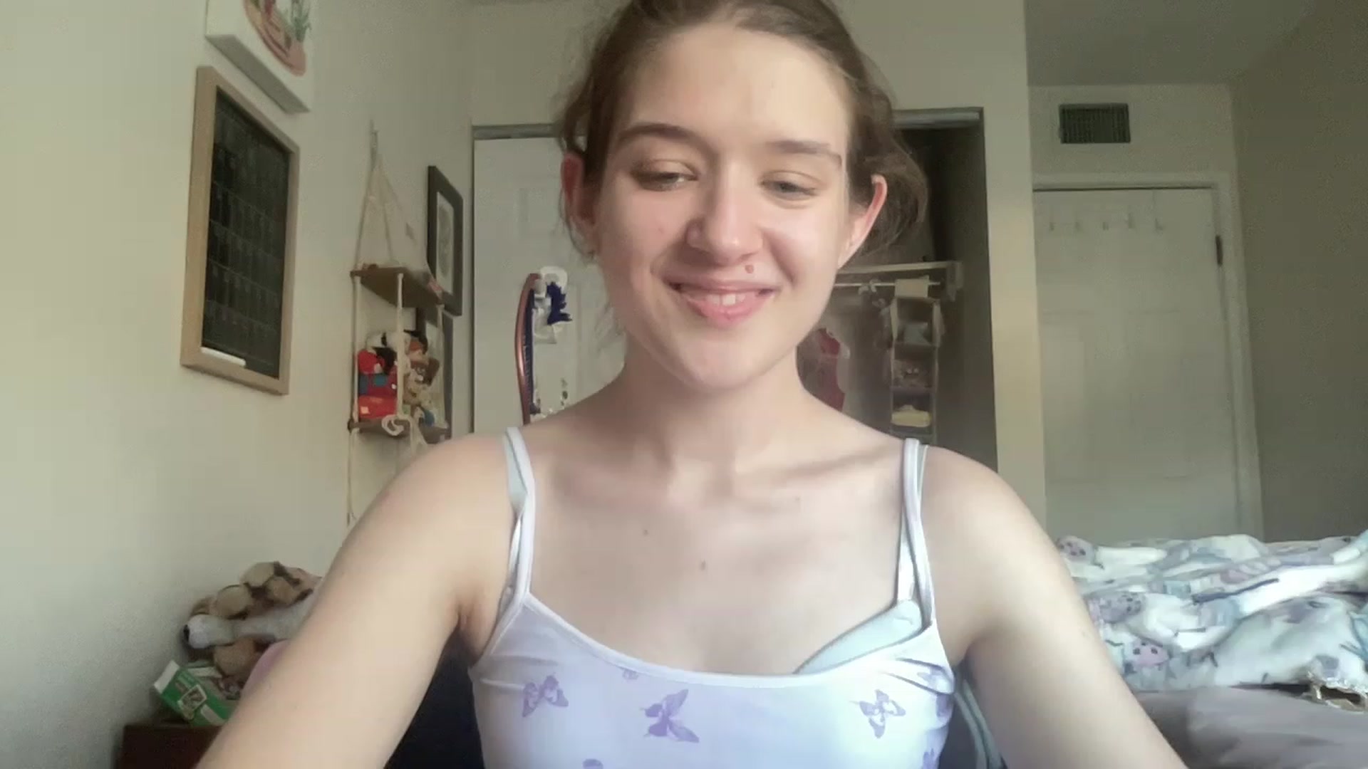 Gallery image thumbnail from Bubbleyum1's myfreecams stream on, 04/11/2023, 22:30 image 1 of 20