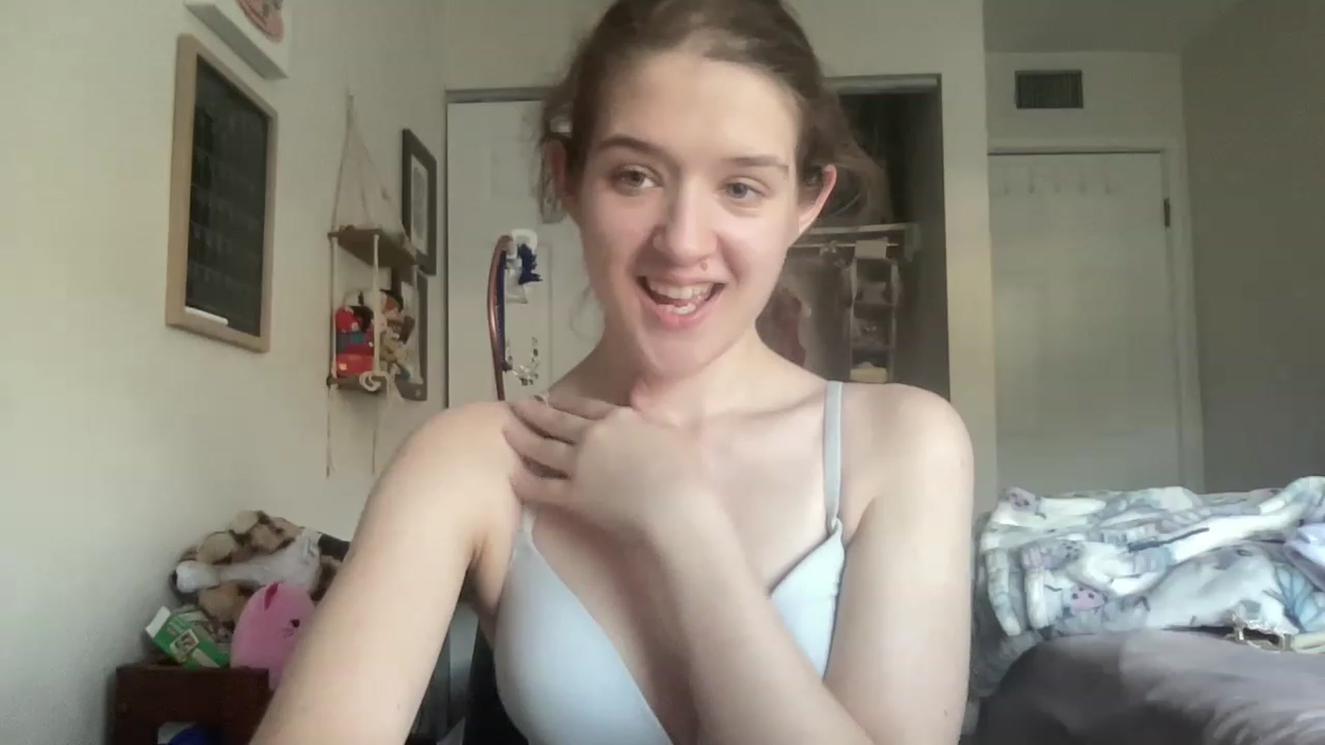 Gallery image thumbnail from Bubbleyum1's myfreecams stream on, 04/11/2023, 22:30 image 12 of 20