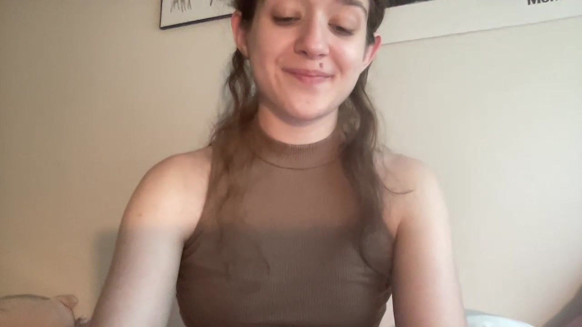 Gallery image thumbnail from Bubbleyum1's myfreecams stream on, 05/17/2023, 22:05 image 18 of 20