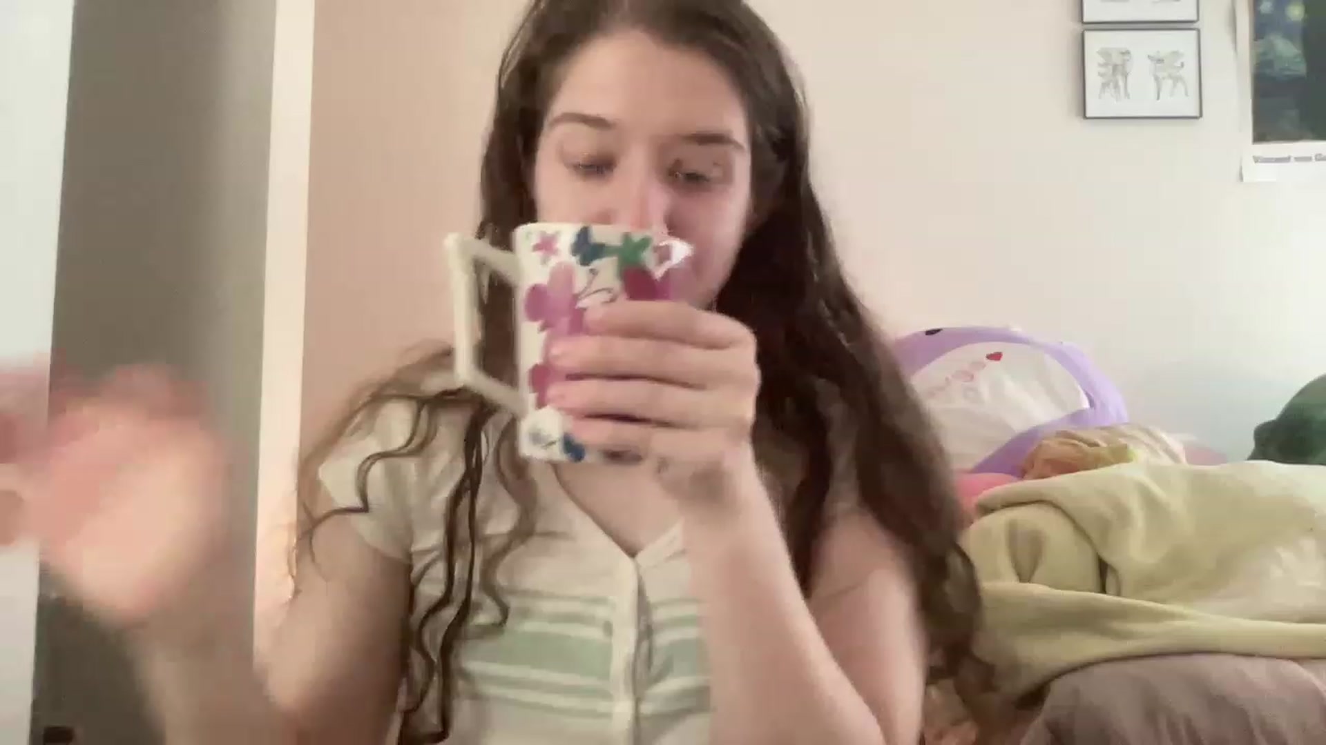 Gallery image thumbnail from Bubbleyum1's myfreecams stream on, 05/20/2023, 18:08 image 6 of 20