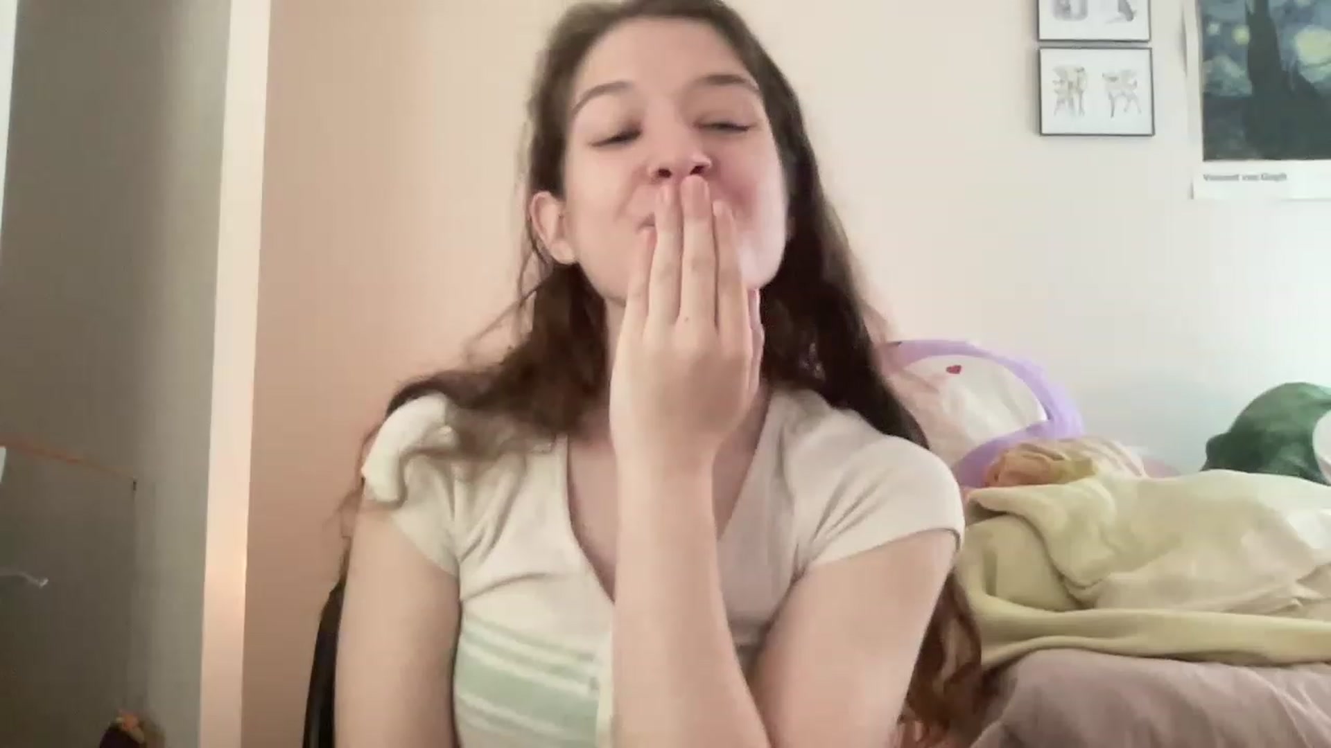 Gallery image thumbnail from Bubbleyum1's myfreecams stream on, 05/20/2023, 18:08 image 18 of 20