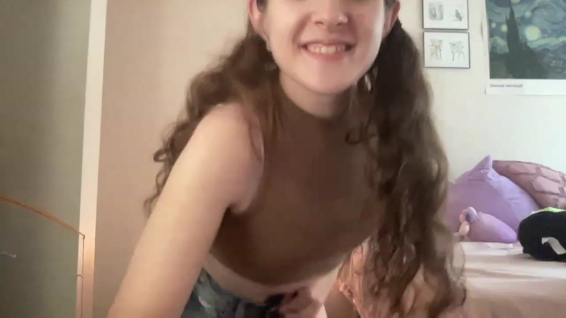Gallery image thumbnail from Bubbleyum1's myfreecams stream on, 05/22/2023, 22:51 image 5 of 20