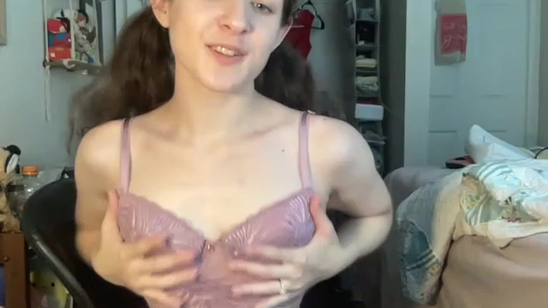 Gallery image thumbnail from Bubbleyum1's myfreecams stream on, 05/30/2023, 17:32 image 5 of 20