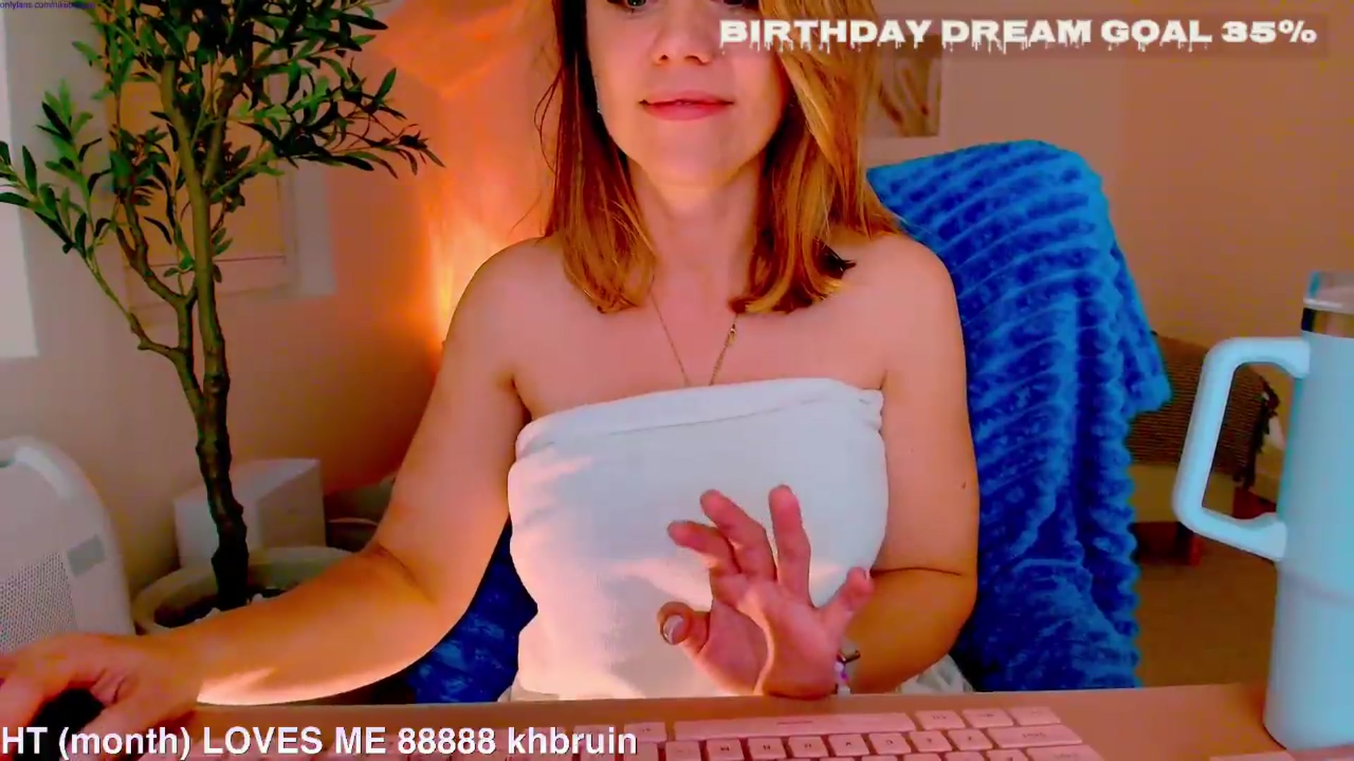 Gallery image thumbnail from BubblyBirthday's myfreecams stream on, 10/09/2026, 03:19 image 16 of 20