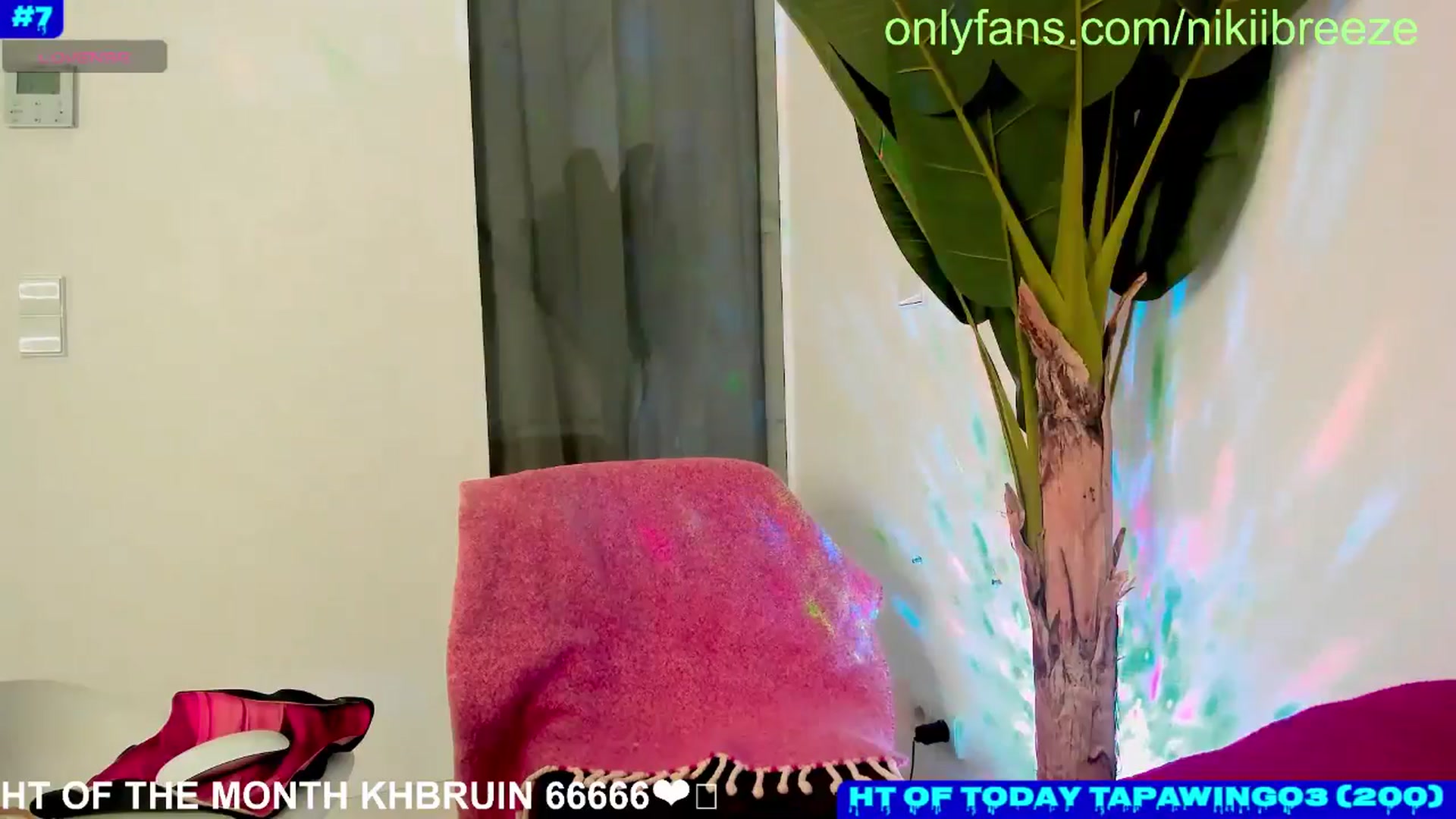 Gallery image thumbnail from BubblyTrouble's myfreecams stream on, 10/31/2024, 16:37 image 10 of 20