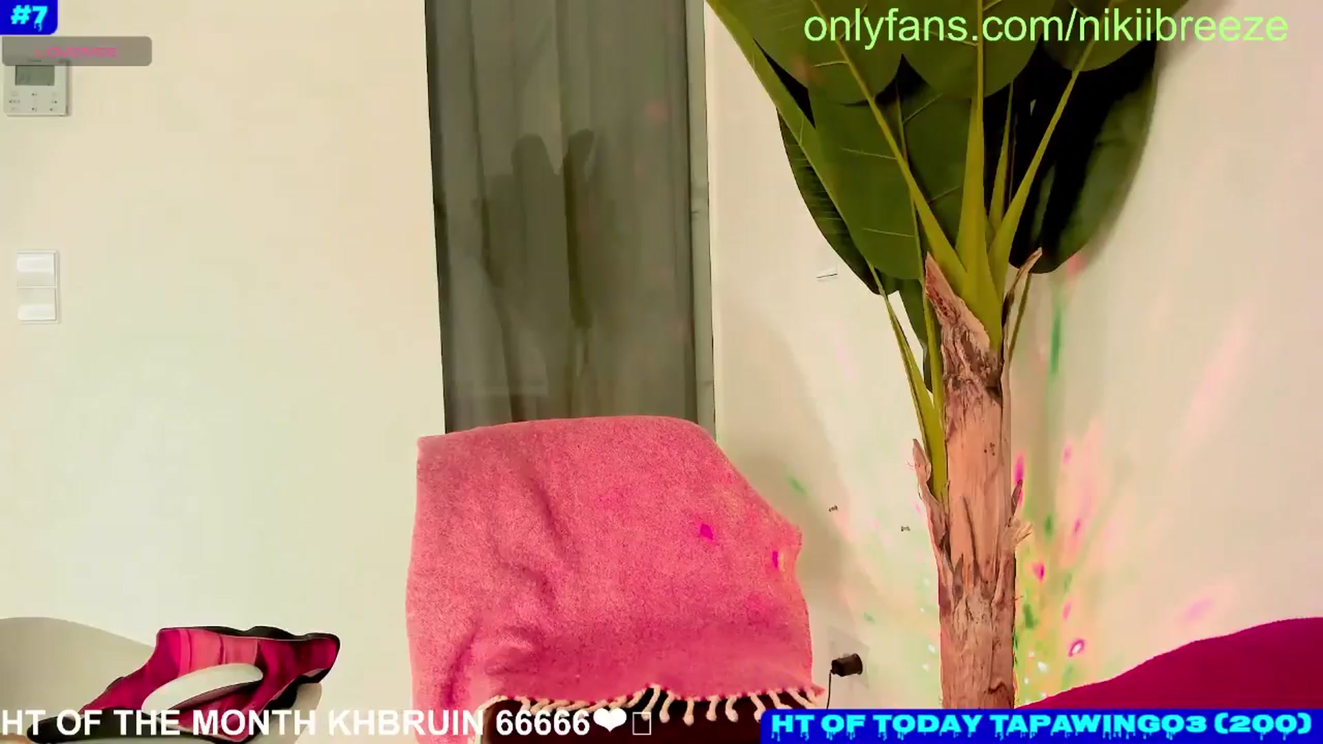 Gallery image thumbnail from BubblyTrouble's myfreecams stream on, 10/31/2024, 16:37 image 13 of 20