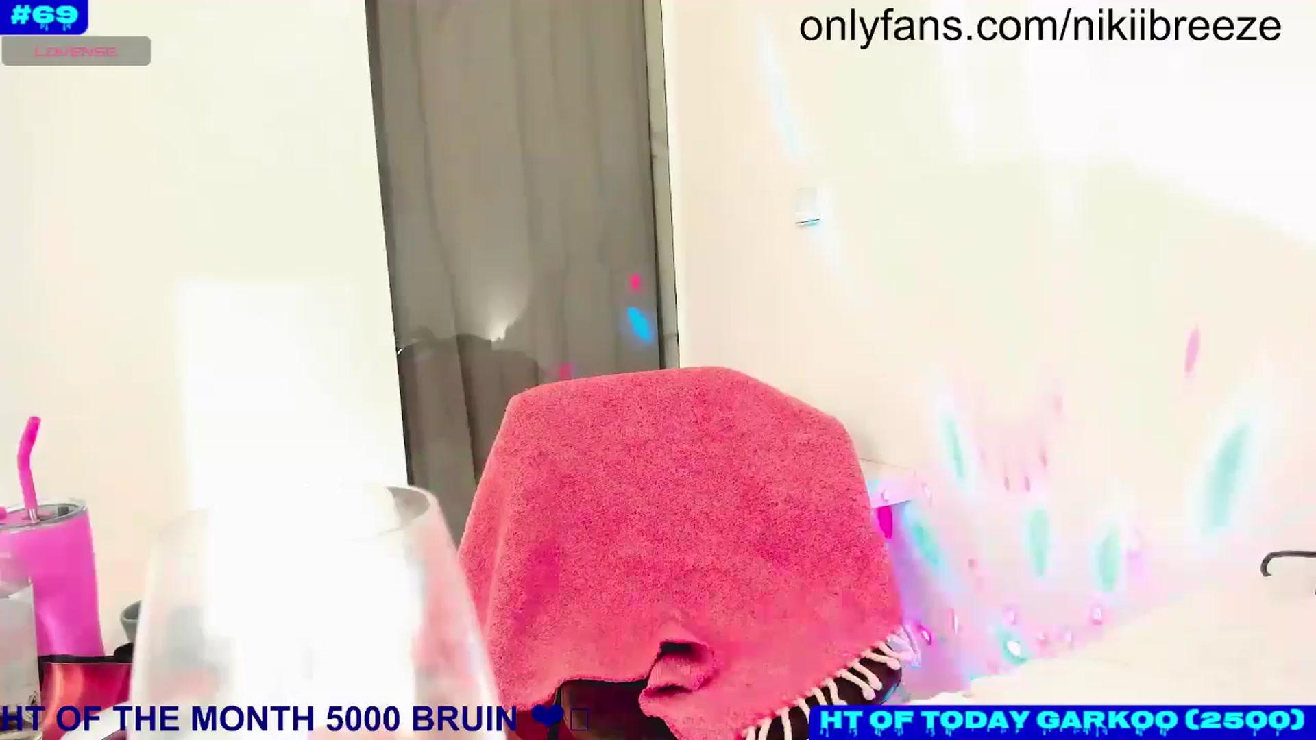 Gallery image thumbnail from BubblyTrouble's myfreecams stream on, 11/14/2024, 24:39 image 7 of 20