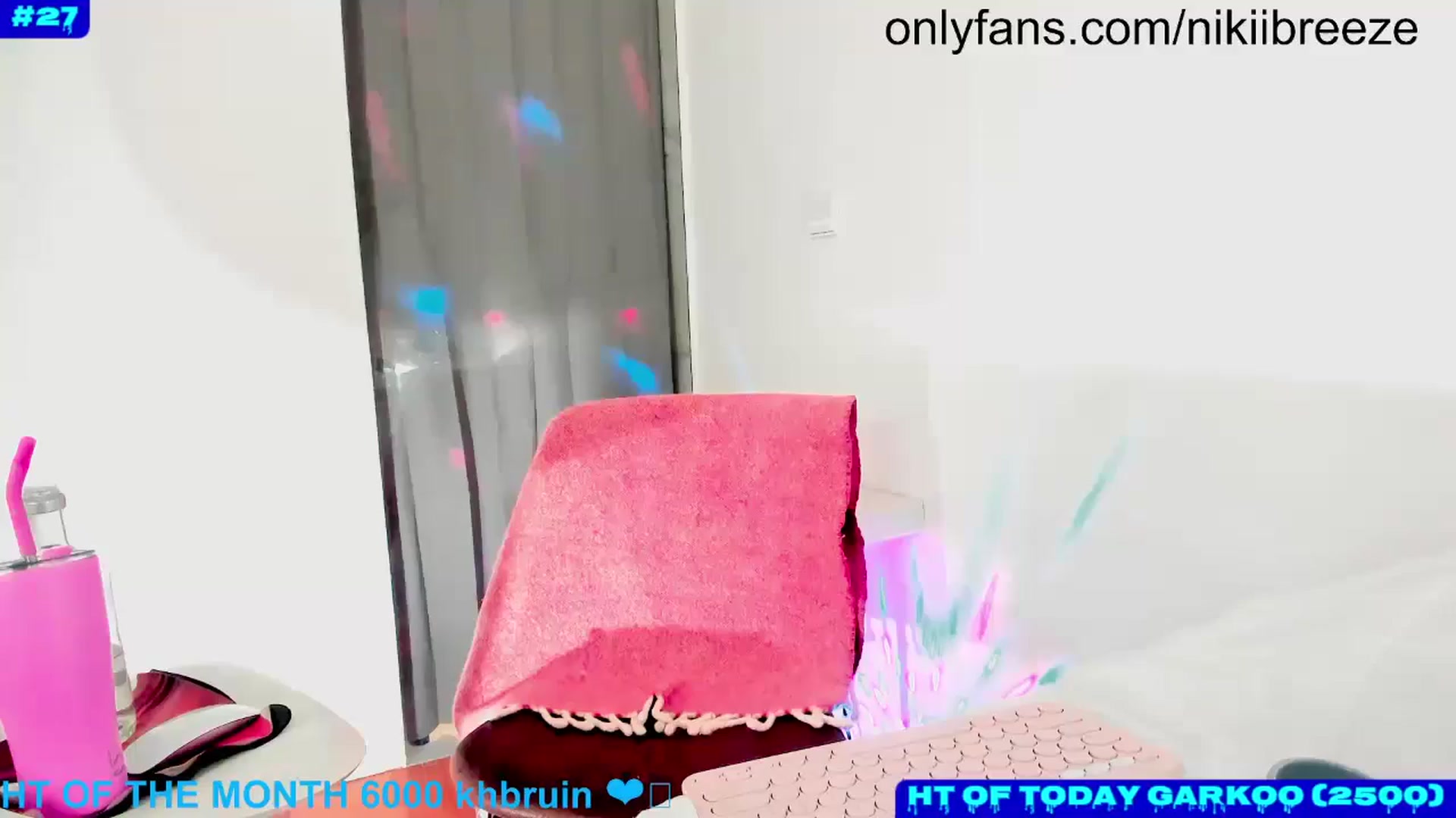 Gallery image thumbnail from BubblyTrouble's myfreecams stream on, 11/23/2024, 01:19 image 6 of 20