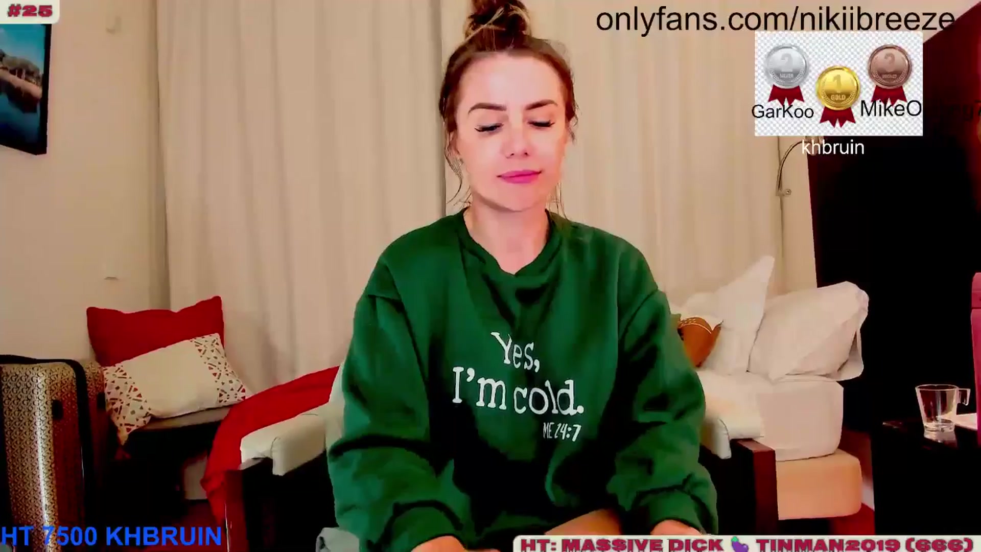 Gallery image thumbnail from BubblyTrouble's myfreecams stream on, 01/08/2025, 02:07 image 11 of 20