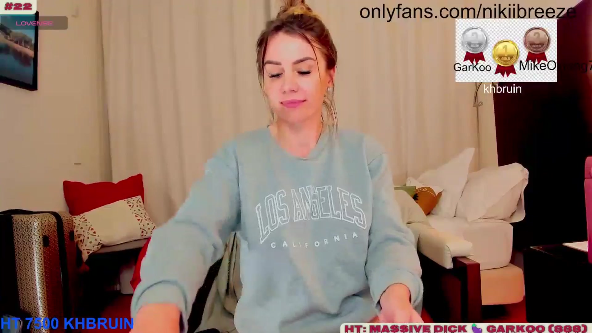 Gallery image thumbnail from BubblyTrouble's myfreecams stream on, 01/09/2025, 24:03 image 17 of 20