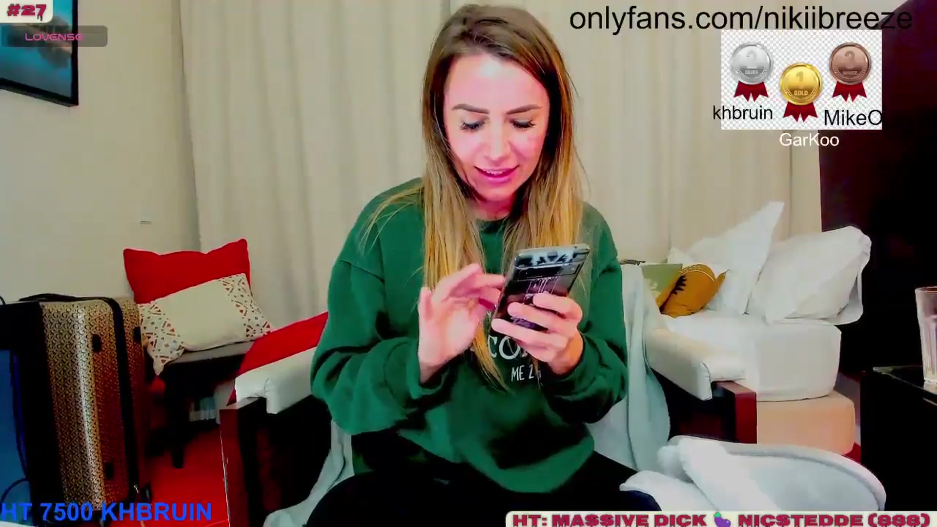 Gallery image thumbnail from BubblyTrouble's myfreecams stream on, 01/15/2025, 02:36 image 11 of 20