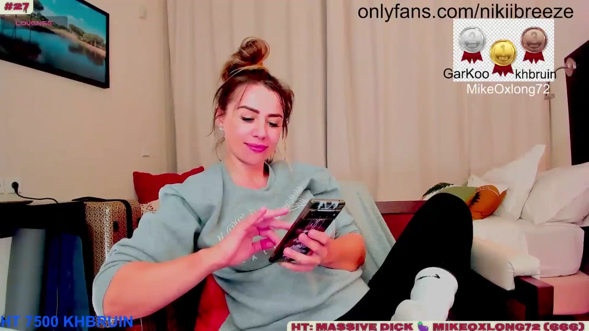 Gallery image thumbnail from BubblyTrouble's myfreecams stream on, 01/20/2025, 02:33 image 9 of 20