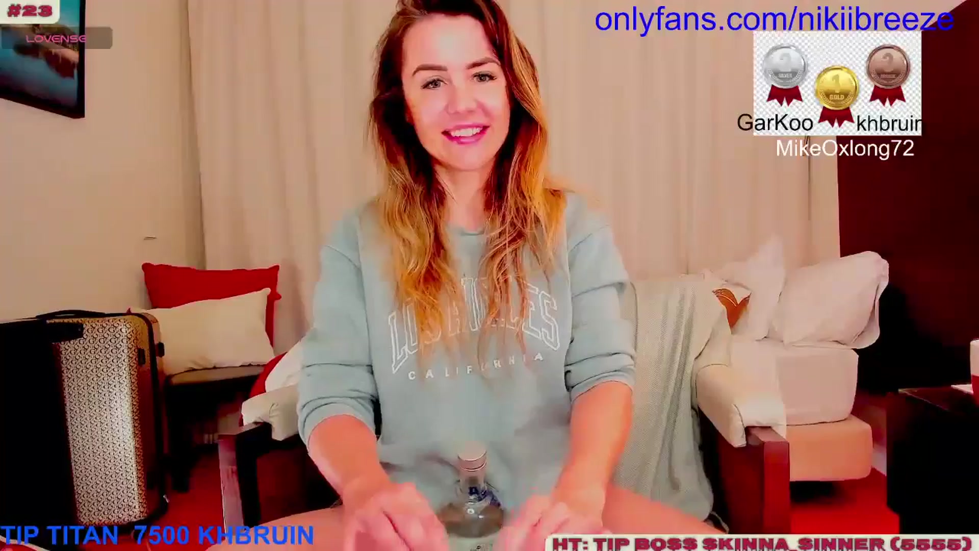 Gallery image thumbnail from BubblyTrouble's myfreecams stream on, 01/26/2025, 18:36 image 14 of 20