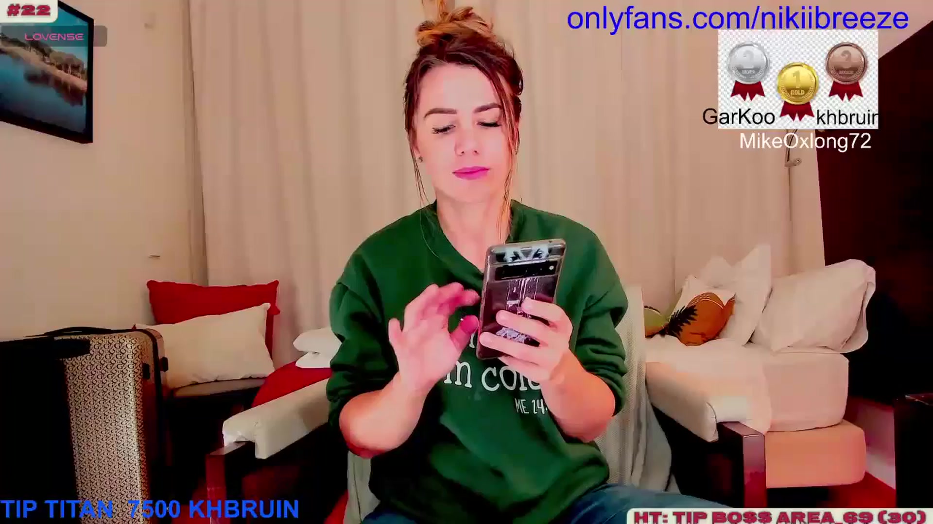 Gallery image thumbnail from BubblyTrouble's myfreecams stream on, 01/27/2025, 20:19 image 5 of 20