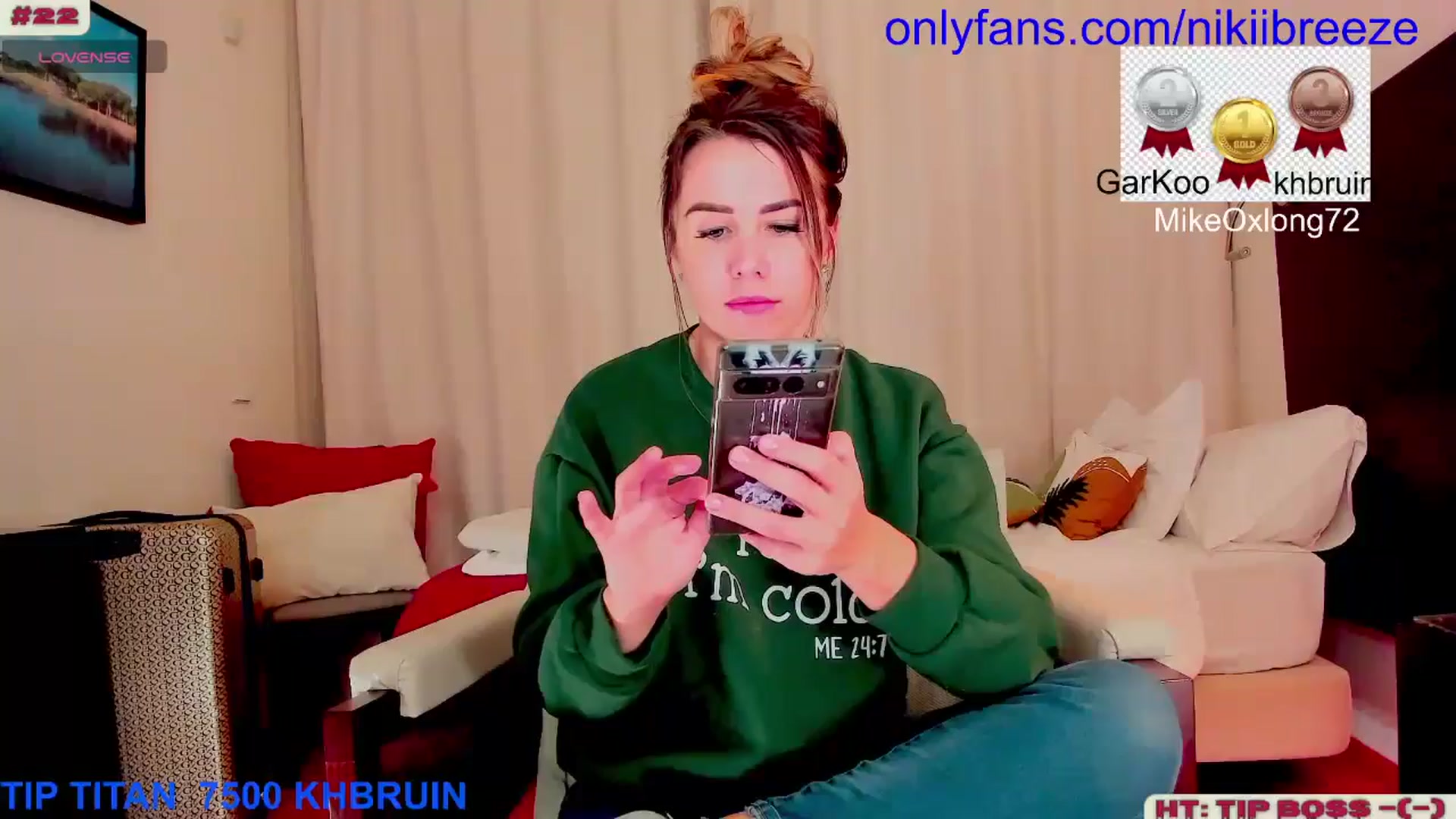 Gallery image thumbnail from BubblyTrouble's myfreecams stream on, 01/27/2025, 20:19 image 3 of 20