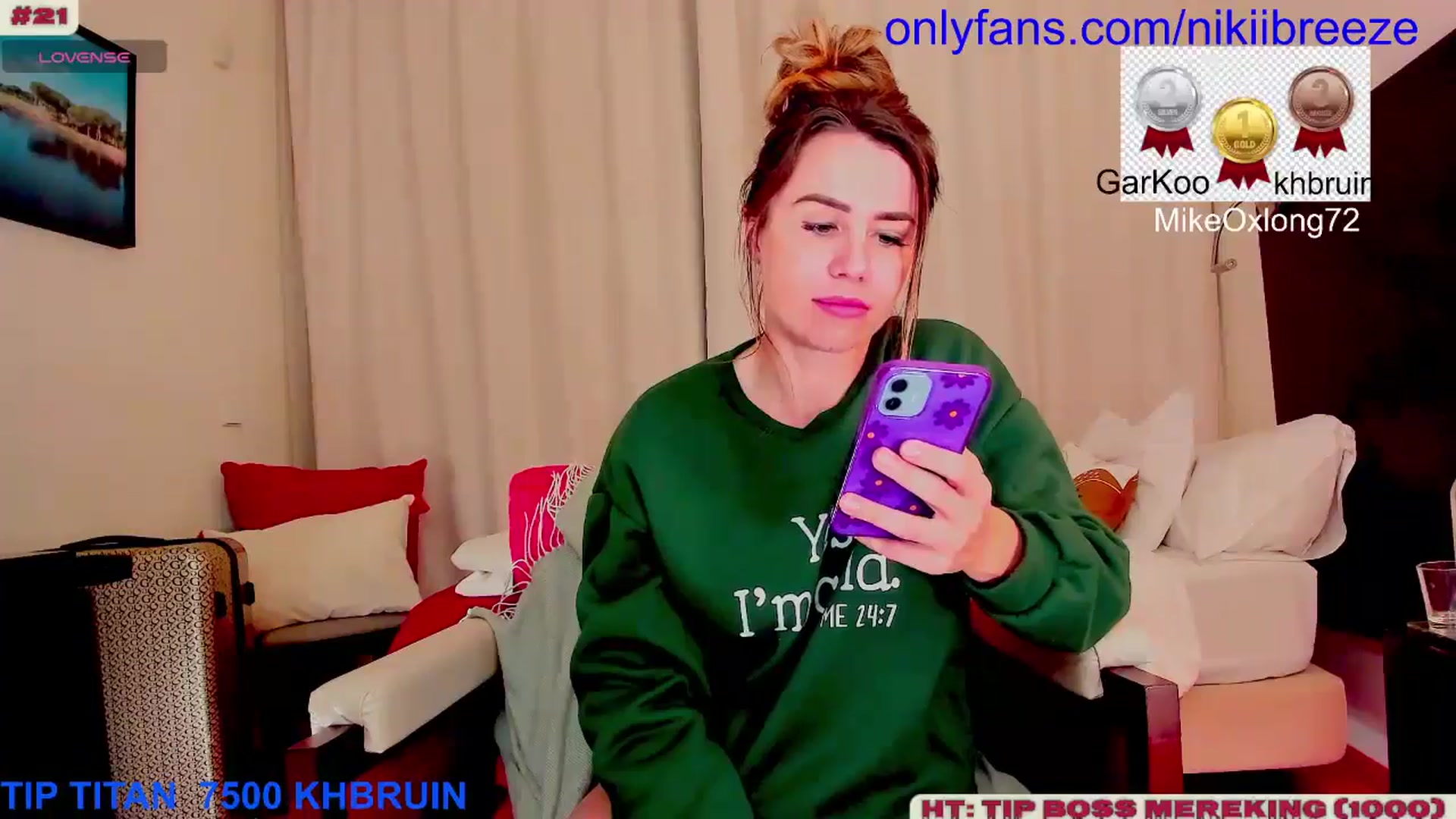 Gallery image thumbnail from BubblyTrouble's myfreecams stream on, 01/28/2025, 24:07 image 14 of 20