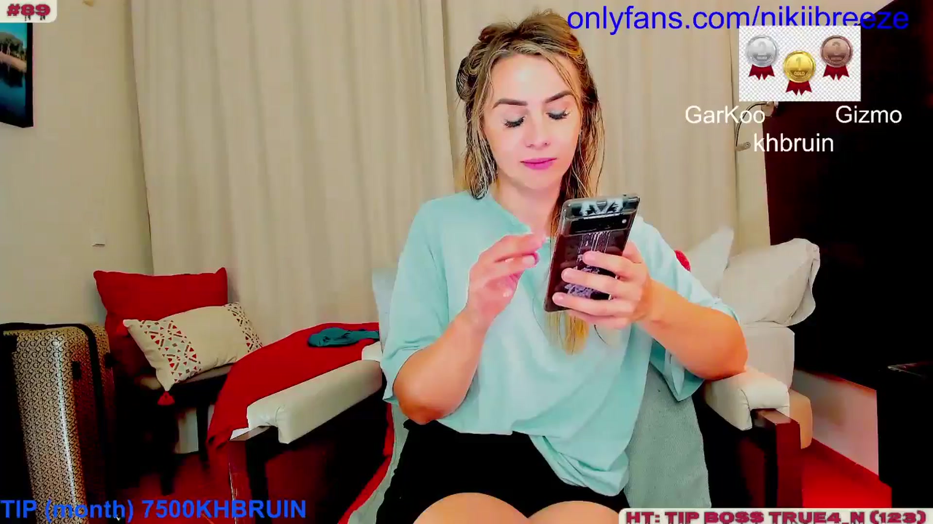 Gallery image thumbnail from BubblyTrouble's myfreecams stream on, 03/17/2025, 21:21 image 6 of 20