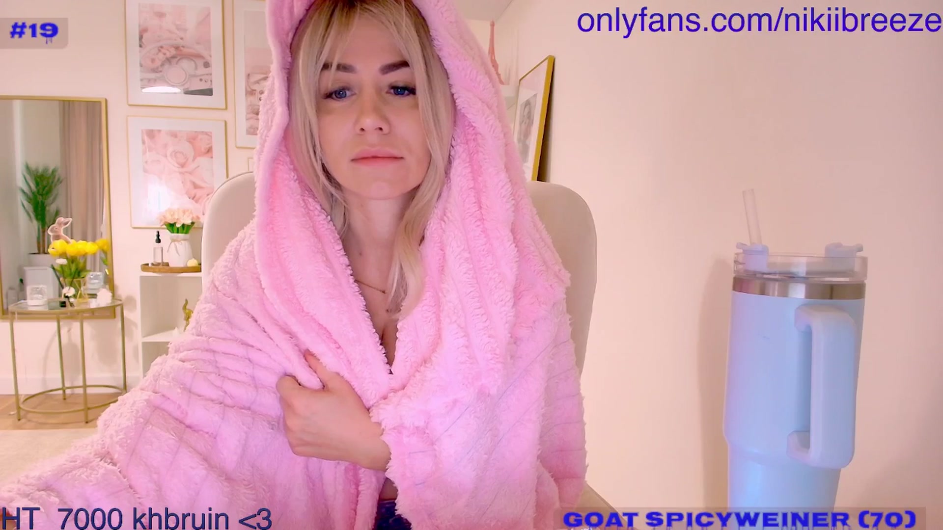 Gallery image thumbnail from BubblyTrouble's myfreecams stream on, 04/21/2026, 05:42 image 12 of 20