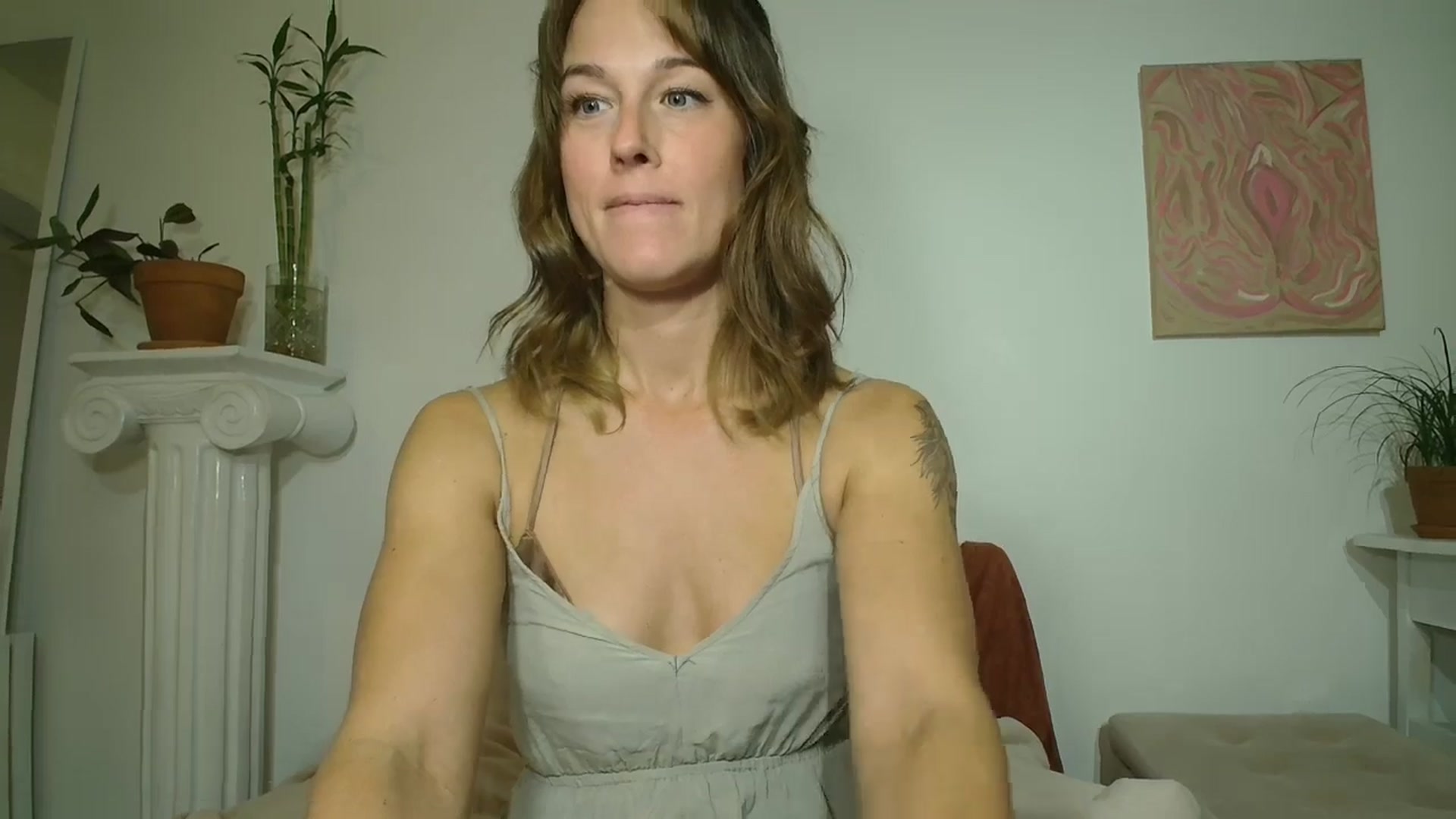 Gallery image thumbnail from BuckinBronco's myfreecams stream on, 10/14/2025, 23:12 image 6 of 20