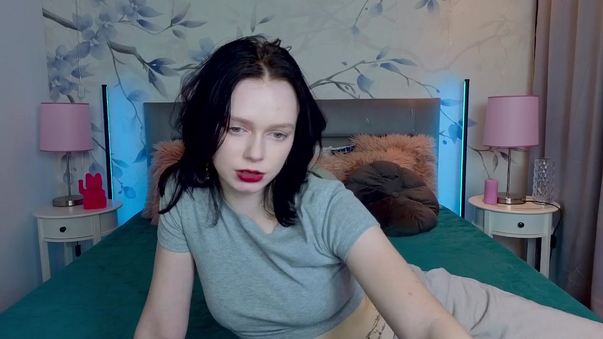 Gallery image thumbnail from Bucks_bunny's myfreecams stream on, 02/17/2026, 24:25 image 12 of 20