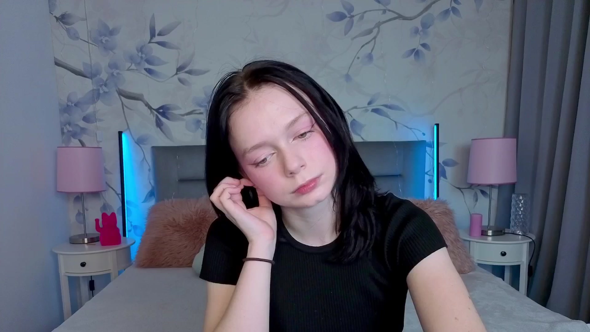 Gallery image thumbnail from Bucks_bunny's myfreecams stream on, 03/02/2026, 24:16 image 15 of 20