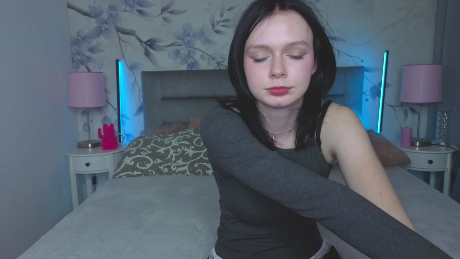 Gallery image thumbnail from Bucks_bunny's myfreecams stream on, 03/13/2026, 24:53 image 7 of 20