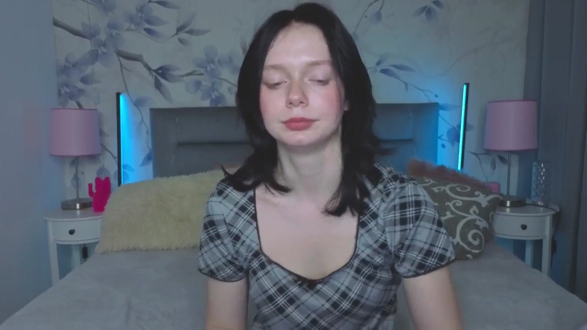Gallery image thumbnail from Bucks_bunny's myfreecams stream on, 03/17/2026, 03:37 image 16 of 20