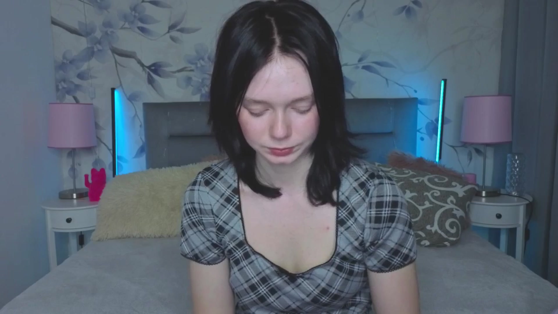 Gallery image thumbnail from Bucks_bunny's myfreecams stream on, 03/17/2026, 03:37 image 2 of 20