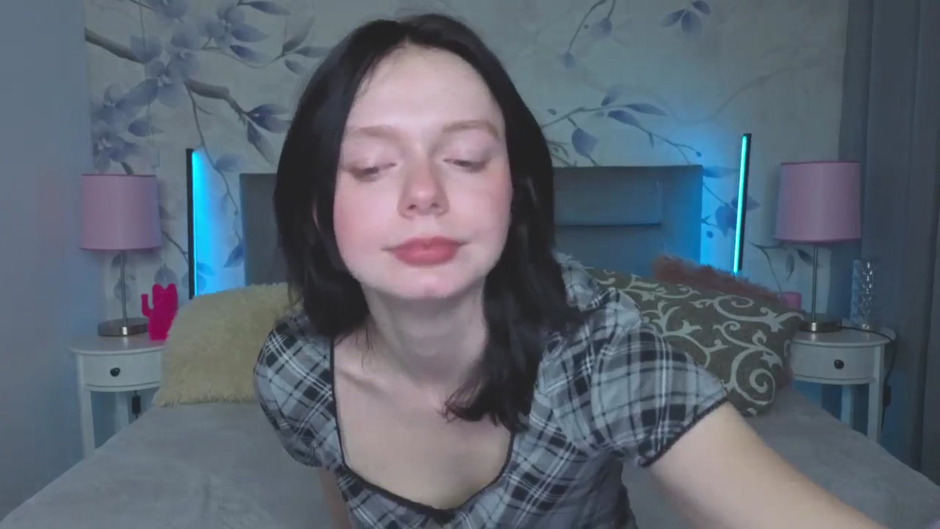 Gallery image thumbnail from Bucks_bunny's myfreecams stream on, 03/17/2026, 03:37 image 18 of 20