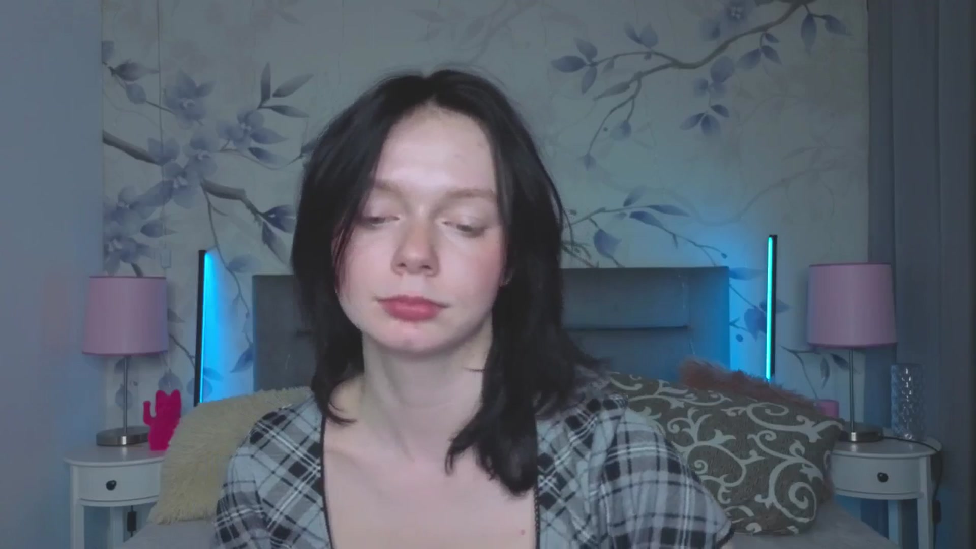 Gallery image thumbnail from Bucks_bunny's myfreecams stream on, 03/17/2026, 04:20 image 15 of 20