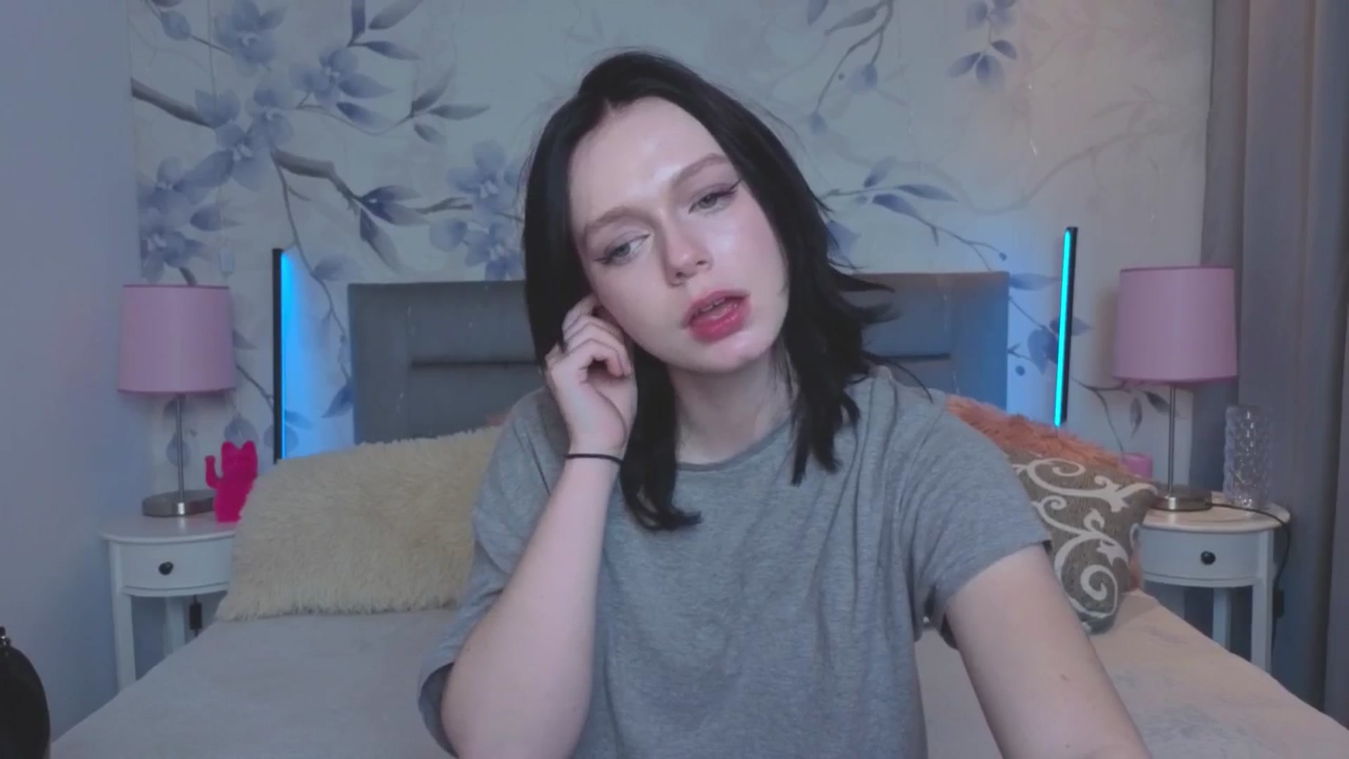 Gallery image thumbnail from Bucks_bunny's myfreecams stream on, 03/18/2026, 24:26 image 18 of 20