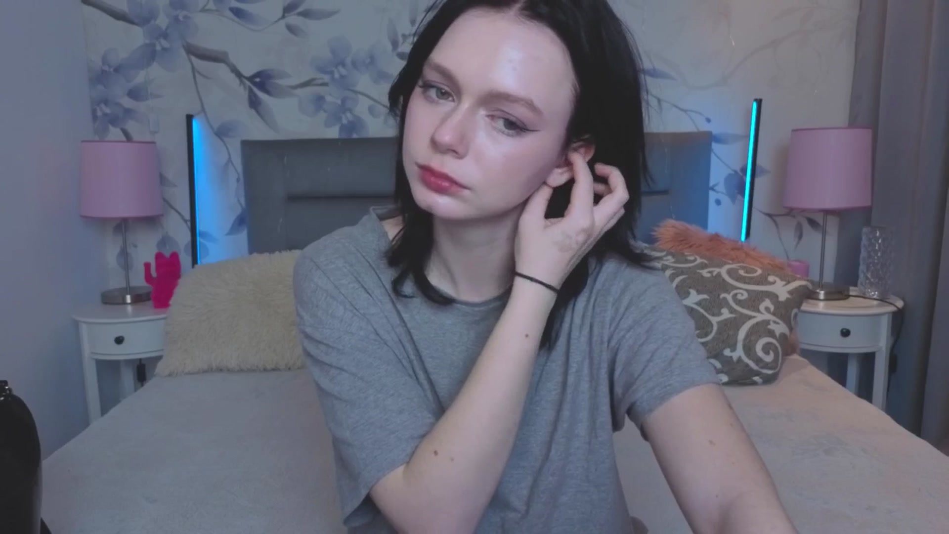 Gallery image thumbnail from Bucks_bunny's myfreecams stream on, 03/18/2026, 24:26 image 12 of 20