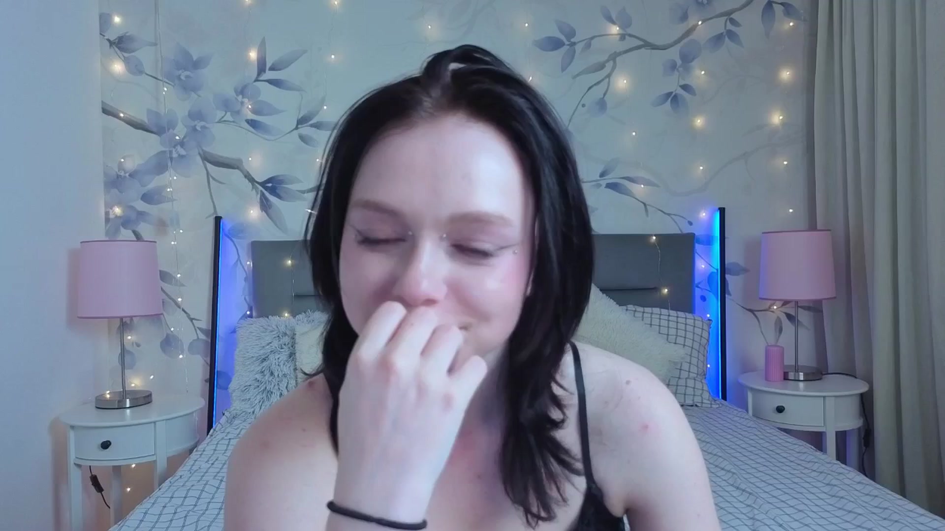 Gallery image thumbnail from Bucks_bunny's myfreecams stream on, 04/05/2026, 22:14 image 16 of 20