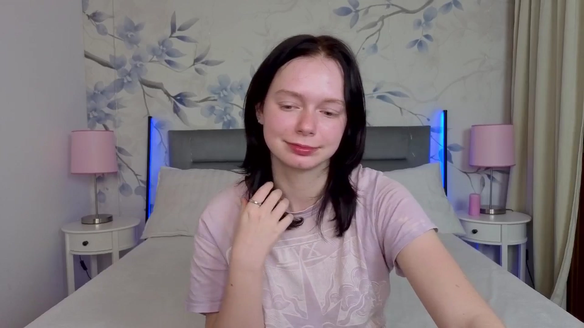 Gallery image thumbnail from Bucks_bunny's myfreecams stream on, 04/08/2026, 23:36 image 19 of 20