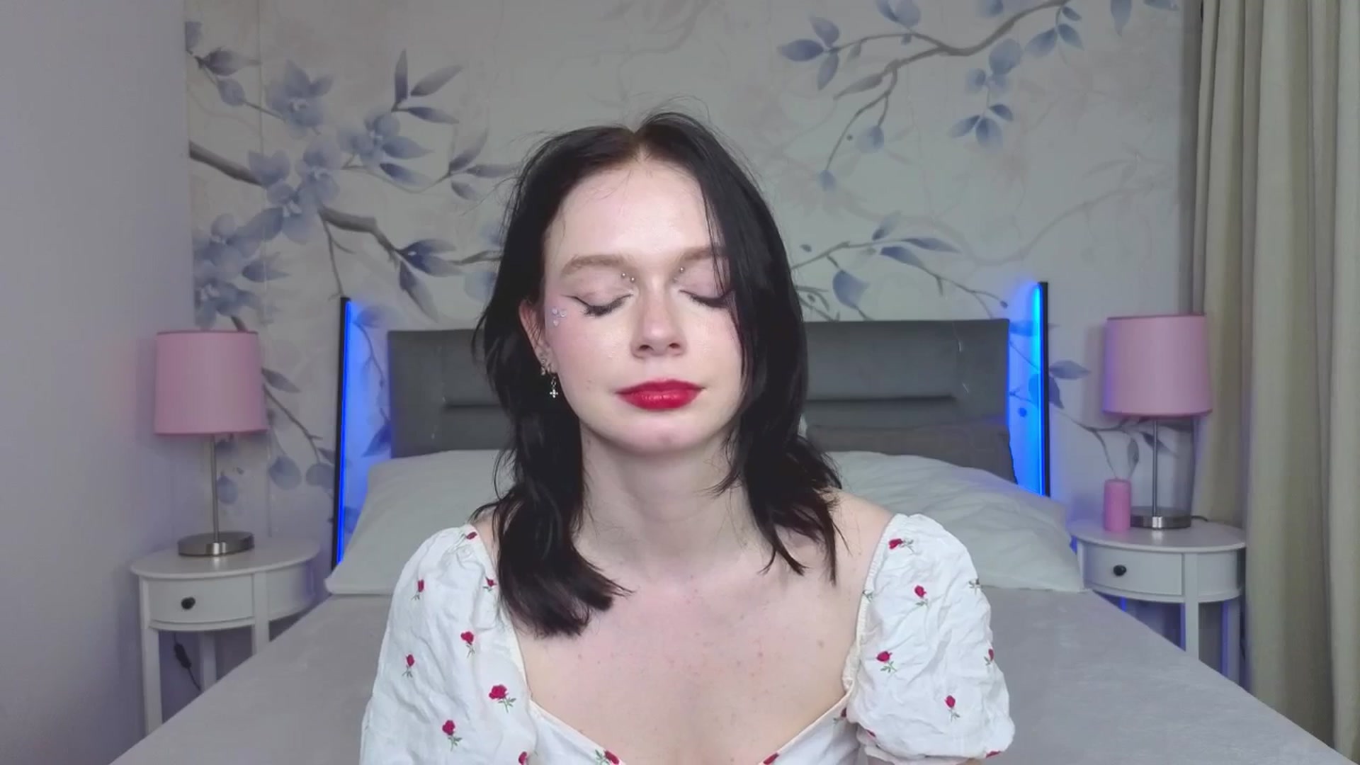 Gallery image thumbnail from Bucks_bunny's myfreecams stream on, 04/13/2026, 22:25 image 17 of 20