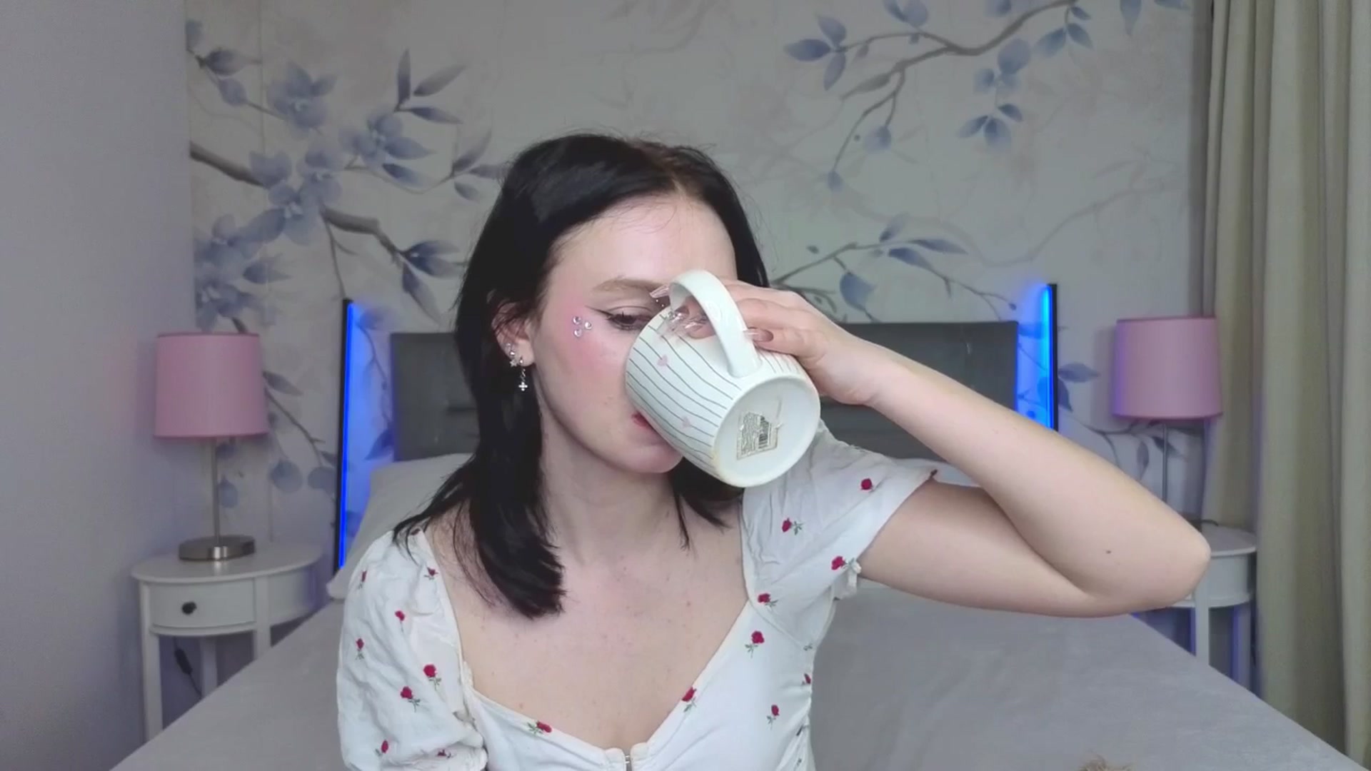 Gallery image thumbnail from Bucks_bunny's myfreecams stream on, 04/13/2026, 22:25 image 10 of 20